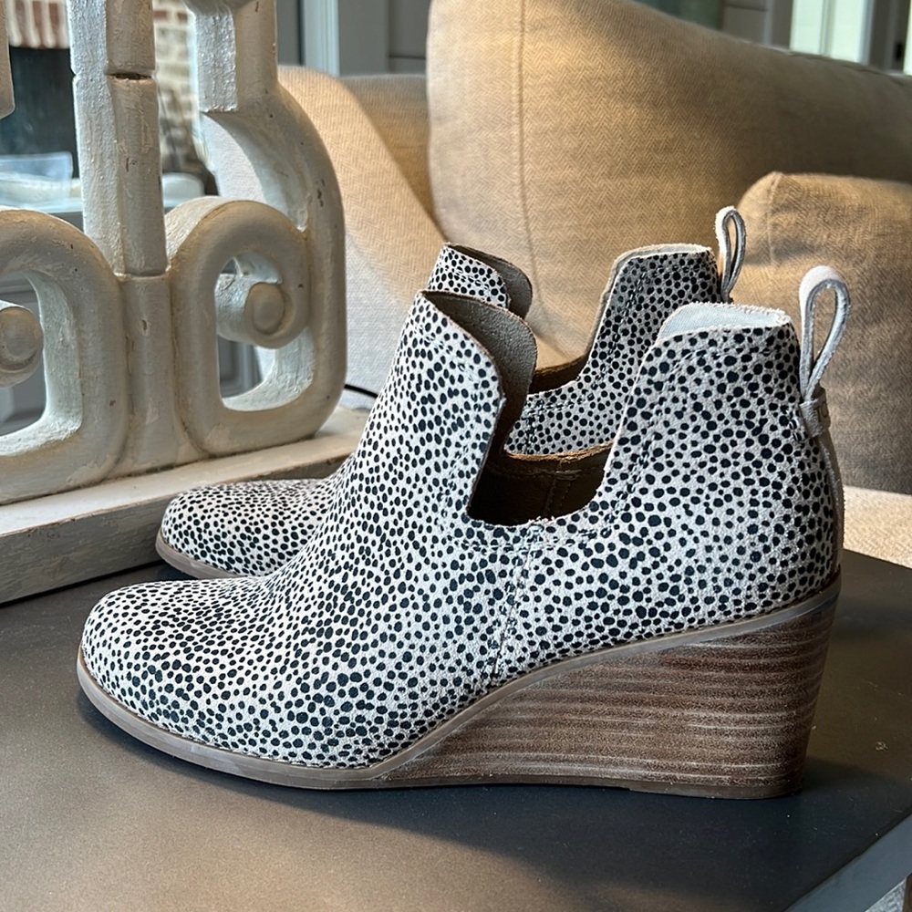 Toms Cheetah Suede Wedge Booties